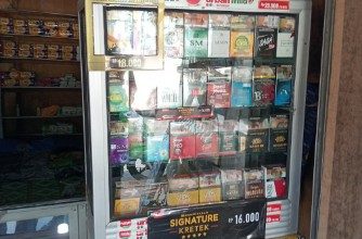 Kios penjual Rokok.